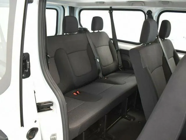 RENAULT Trafic Image 5