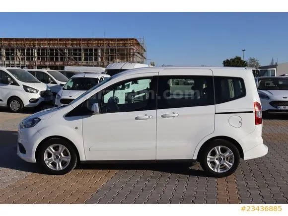 Ford Tourneo Courier 1.5 TDCi Delux Image 2